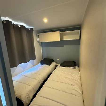 キャンプ場 Chez Flo Mobil-home H13 ガッサン