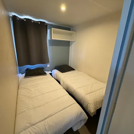 Chez Flo Mobil-home H13 キャンプ場
